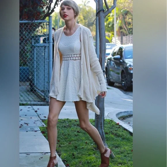 🌼Free People Dress Fitted with Daisies Size 4  Iconic Fp worn by Taylor Swift🌼 - Picture 11 of 11